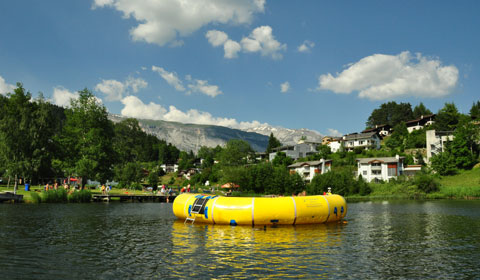 Trampolin auf dem Laaxersee bei Laax-Dorf - Ferienregion Flims - Laax - Falera